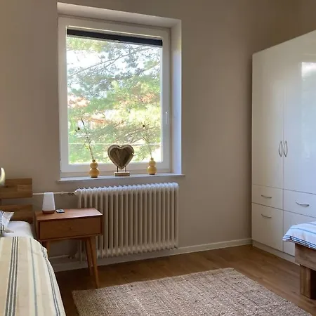 Appartement Mir - *